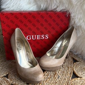 Guess Adriena2 light natural leather high heels. Closed toe pump platform heel